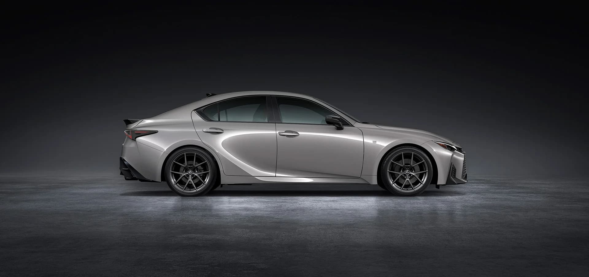 新型レクサス IS300h: EPS・AVS刷新で走りを再定義した2026年モデルの全貌